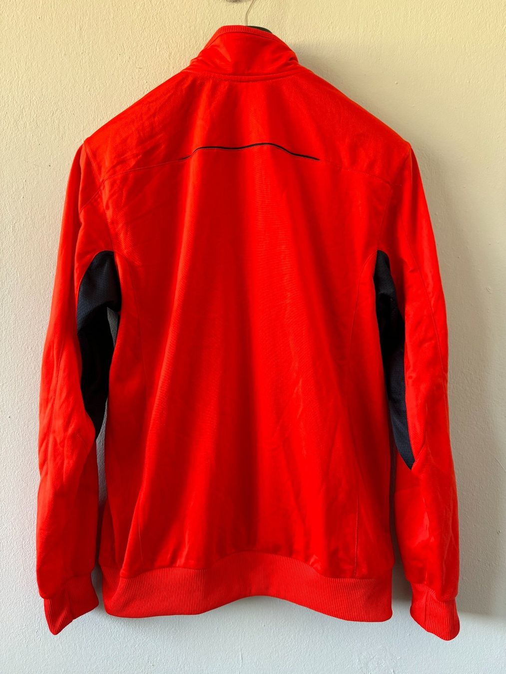 Adidas Giacche: Adidas track jacket 186 men L – Usato da Neuchâtel venduto da _Easy_to_Find_ 3