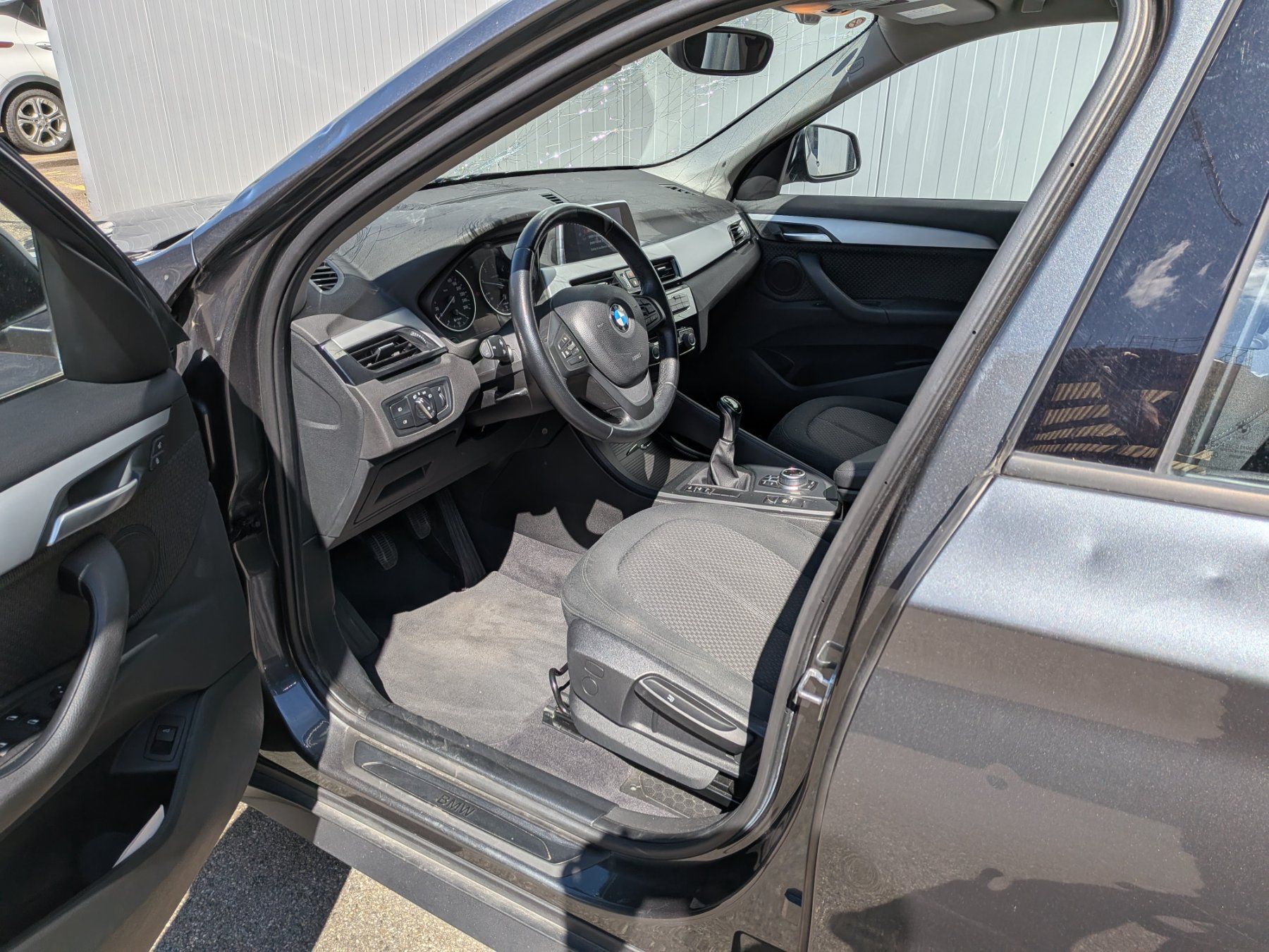 BMW Autos: BMW X1 SDrive 18D – D'occasion à Embrach par family_cars2011 1
