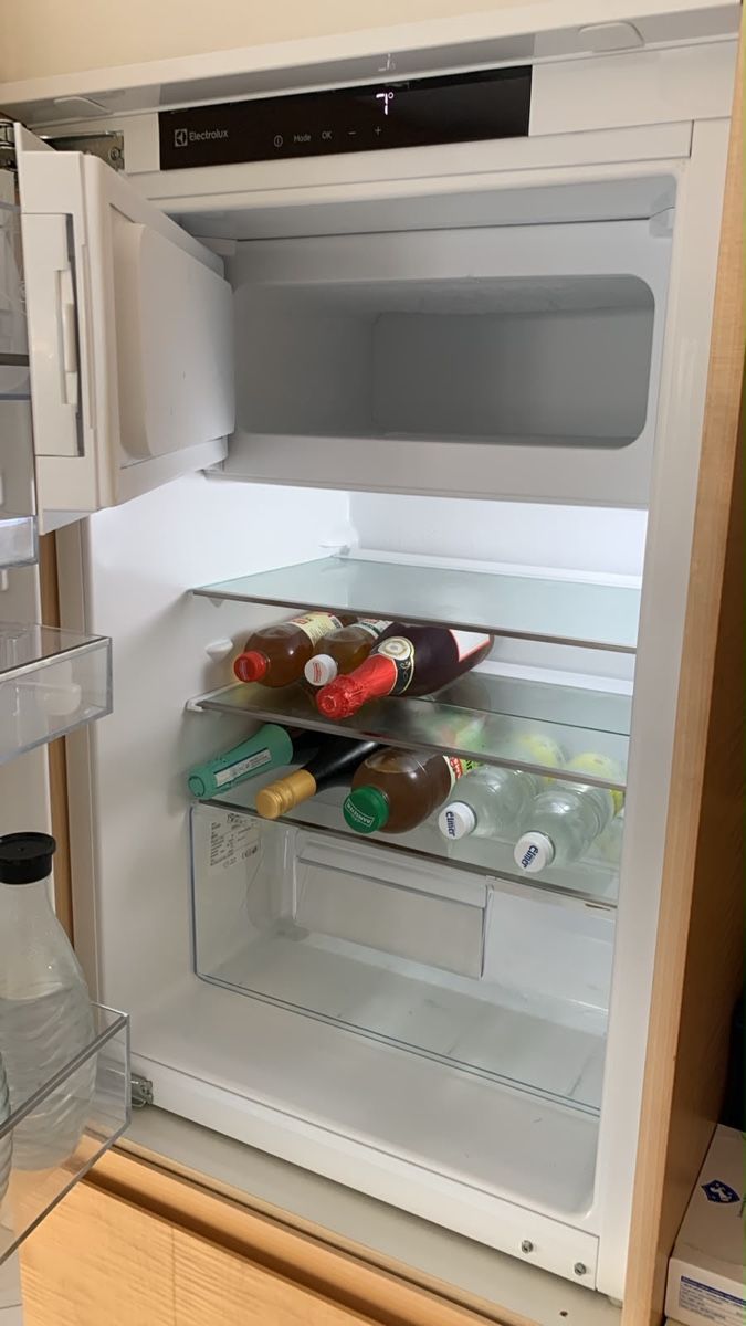 Electrolux Frigoriferi: Electrolux IK1345SL Kühlschrank links – Usato da Zürich venduto da Syossmen 1