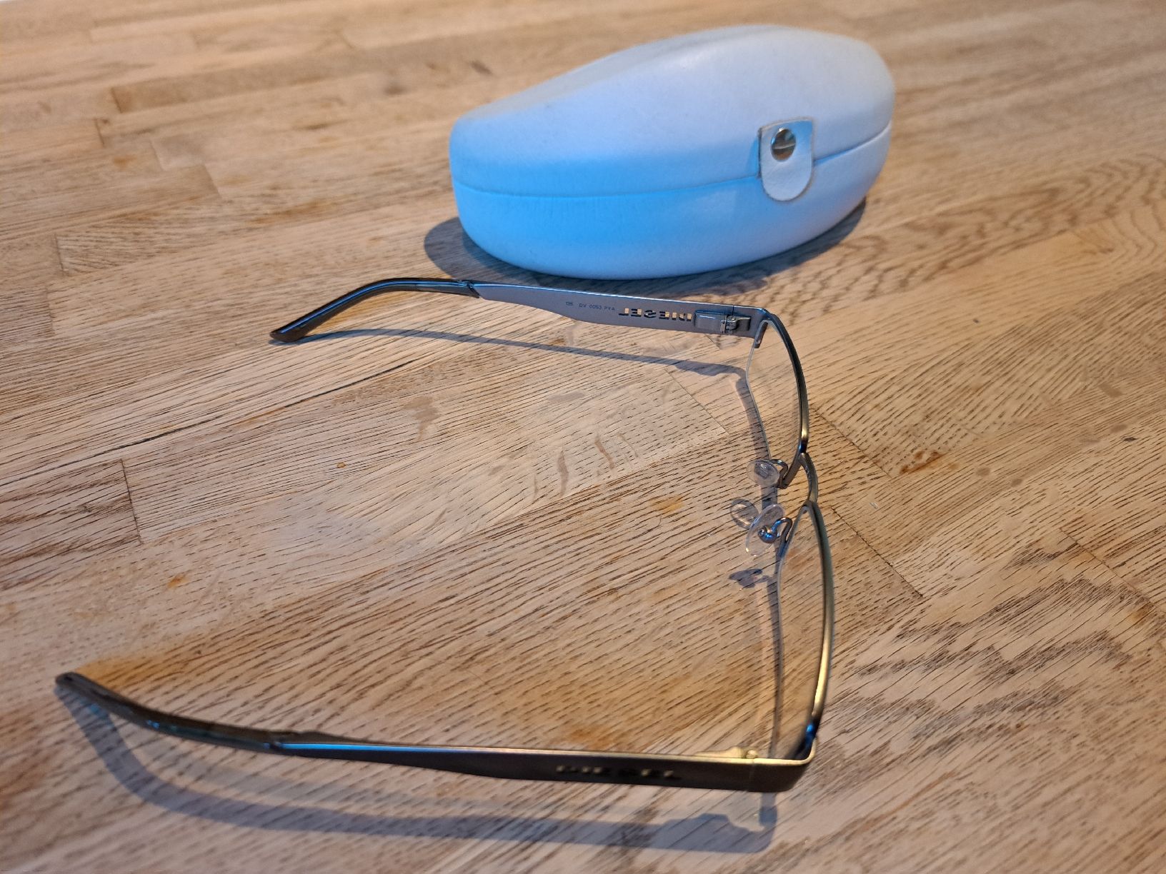 Diesel Occhiali & Lenti: Monture de lunettes Diesel comme neuve – Nuovo (secondo la descrizione) da Brent venduto da fab_8vkw 2