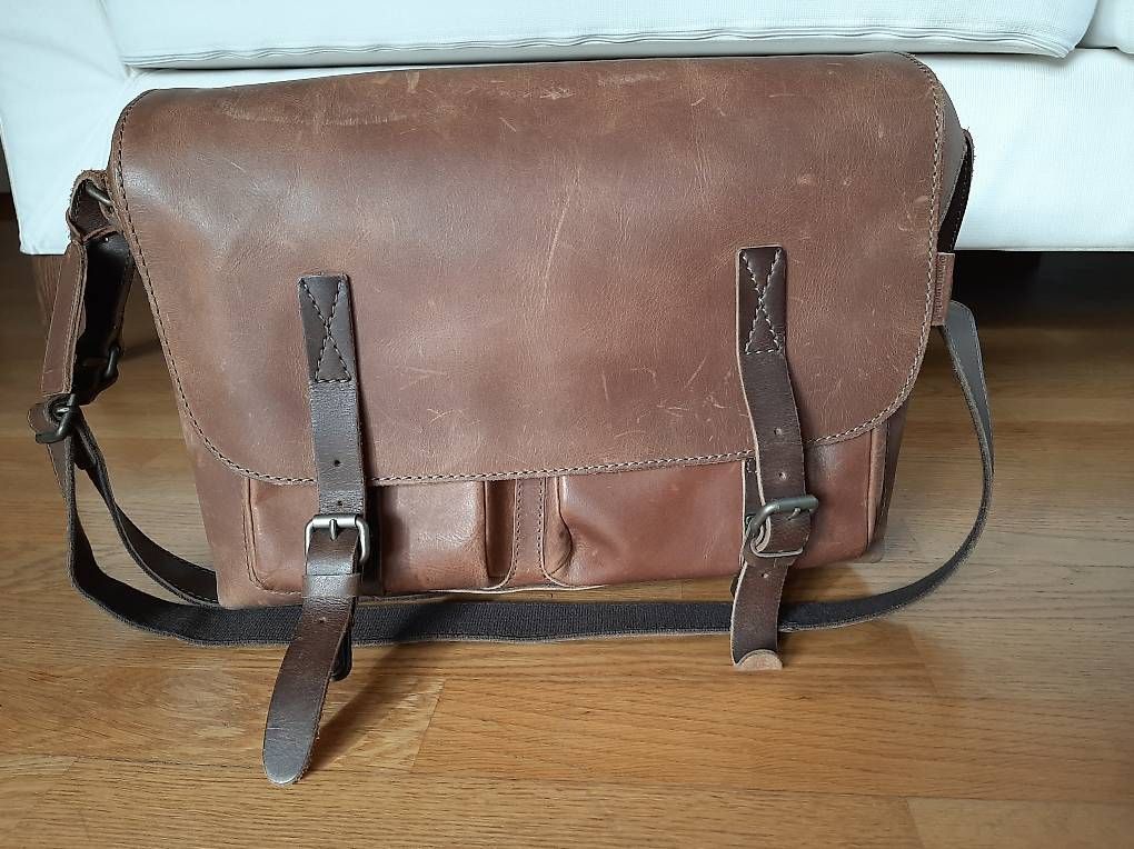 Taschen: aunts & uncles; Laptoptasche; Farbe Haselnuss – Gebraucht aus Bülach von Debbie017