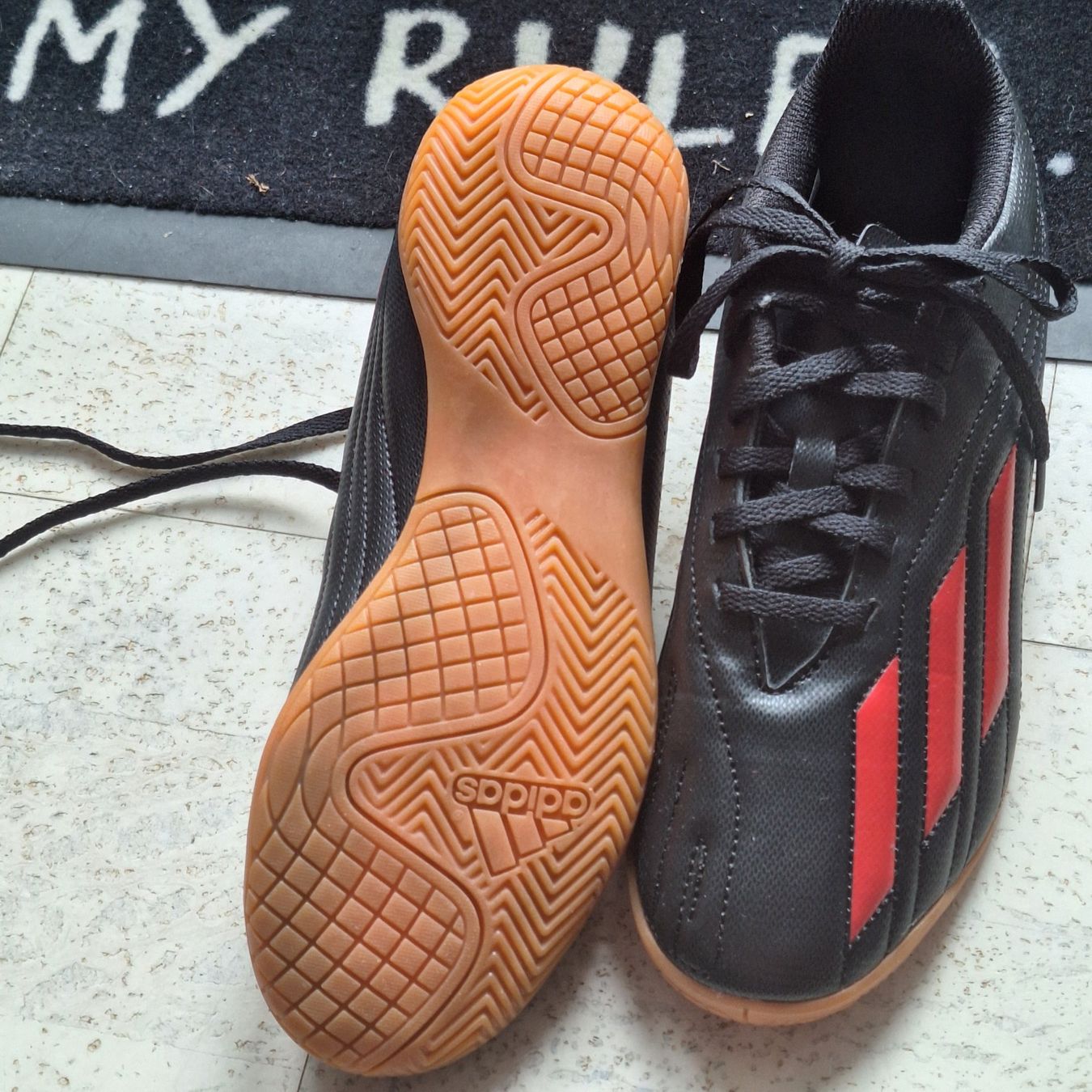 Adidas Scarpe da uomo: Adidas Hallenturnschuhe Gr.37, Neu – Nuovo e nell'imballaggio originale da Hettenschwil venduto da Schneuggi2 2