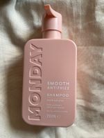 Shampoo MONDAY halb voll