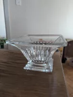 Beau pot carrée en verre, décoration florale, neuf!