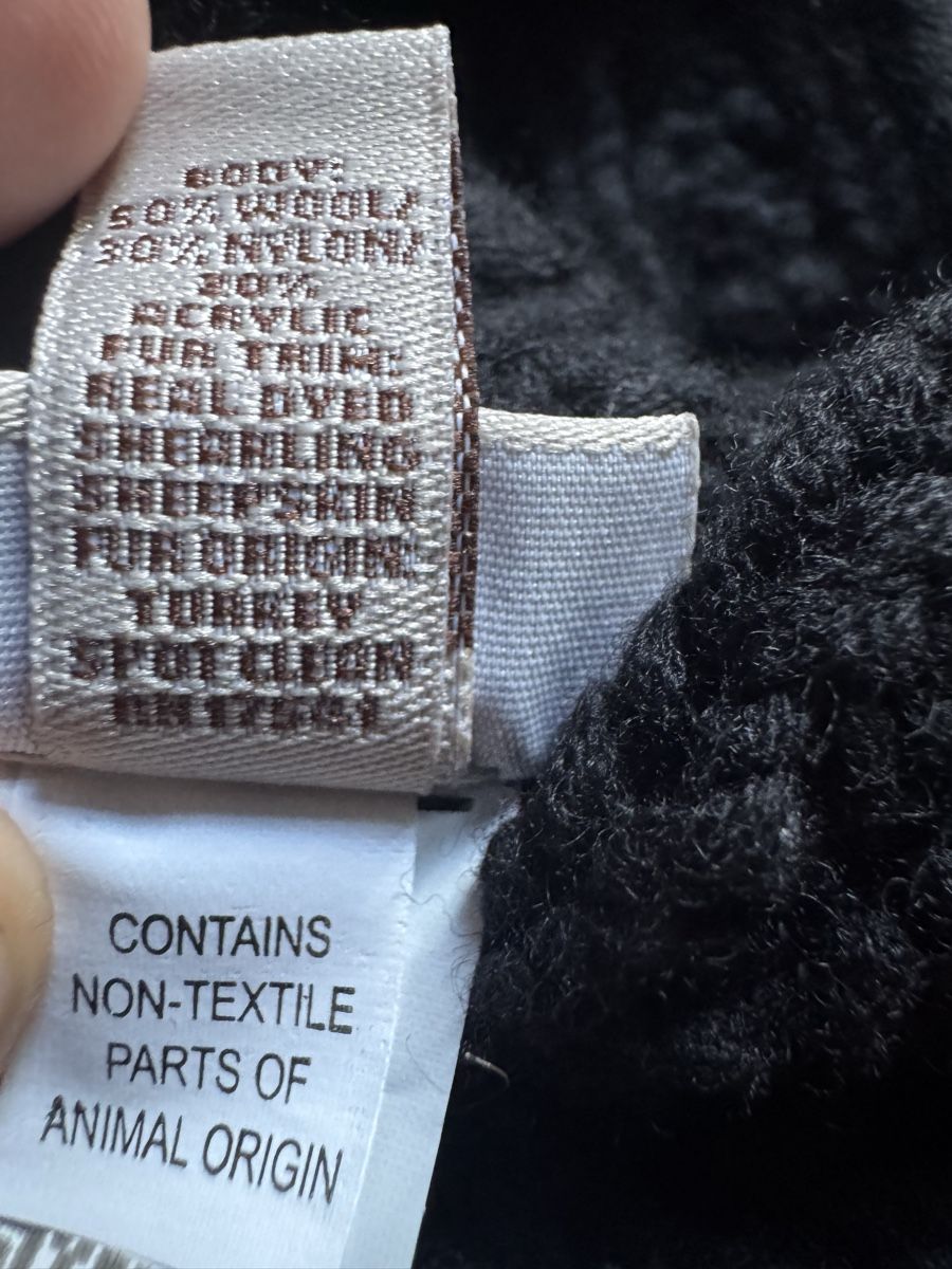 Ugg Copricapi, berretti & cappellini: Berretto UGG in lana con pompon, nero – Nuovo (secondo la descrizione) da Locarno venduto da tos_tgc9 2