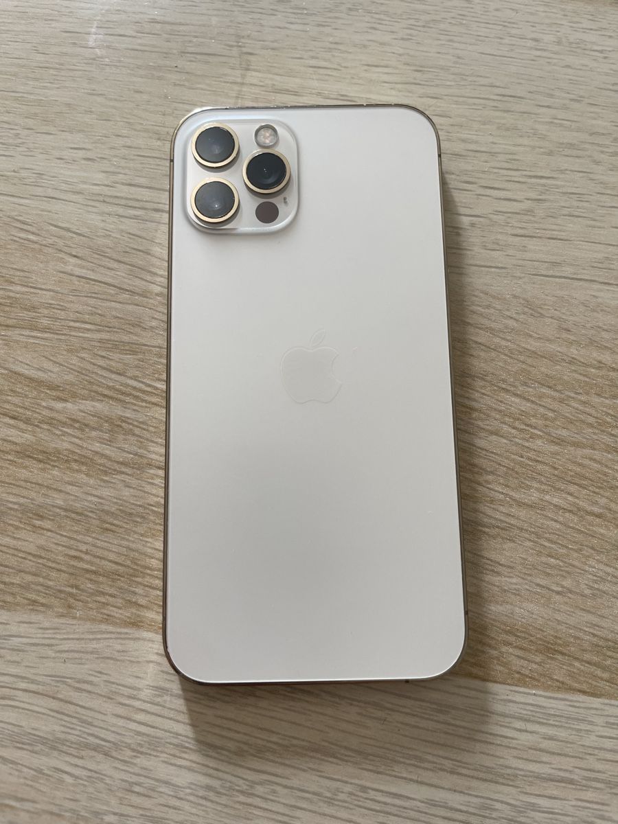 Apple Handys / Smartphones: IPhone 12 Pro 128gb 87%  – Gebraucht aus Biel/Bienne von ham_wf9n