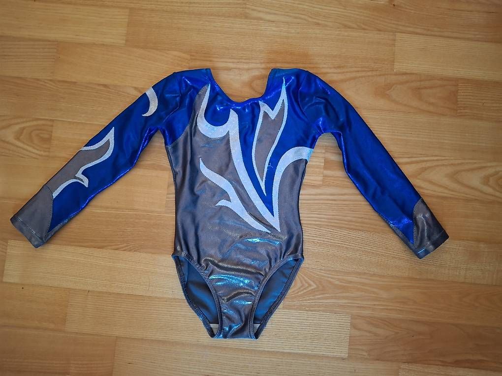 Trainer, Turnhosen & -trikots: Turndress 116/128 – Gebraucht aus Illnau von eberha1 1