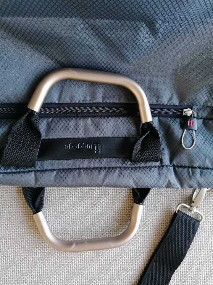 Borse: Graue Tasche ca. 30x55cm – Usato da Nänikon venduto da Manta87 3