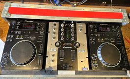 Pioneer DJ Set – 2× CDJ-350 + DJM-250-K + Original Flightcas