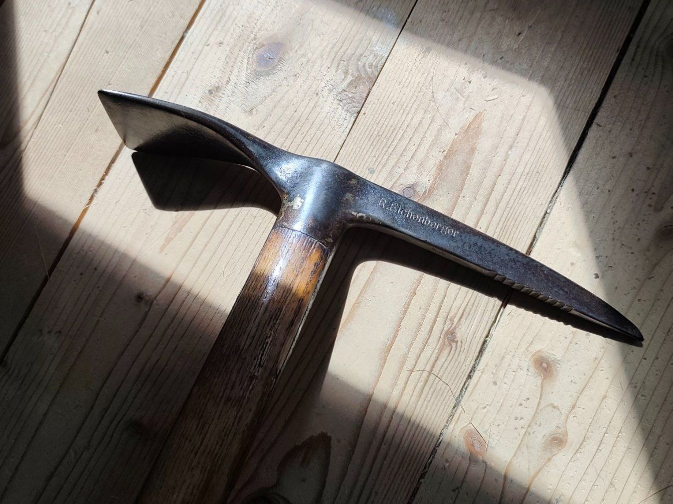 Attrezzatura da arrampicata: Eispickel  Ice Axe  Gletscherpickel  R. Eichenberger Armee – Usato da Goldswil b. Interlaken venduto da troedlermarkt-goldsw 2