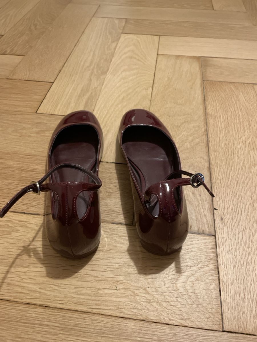 Mango Damenschuhe: Ballerinas mit Riemchen bordeaux Lack  – Gebraucht aus Zürich von salomecavegn 2
