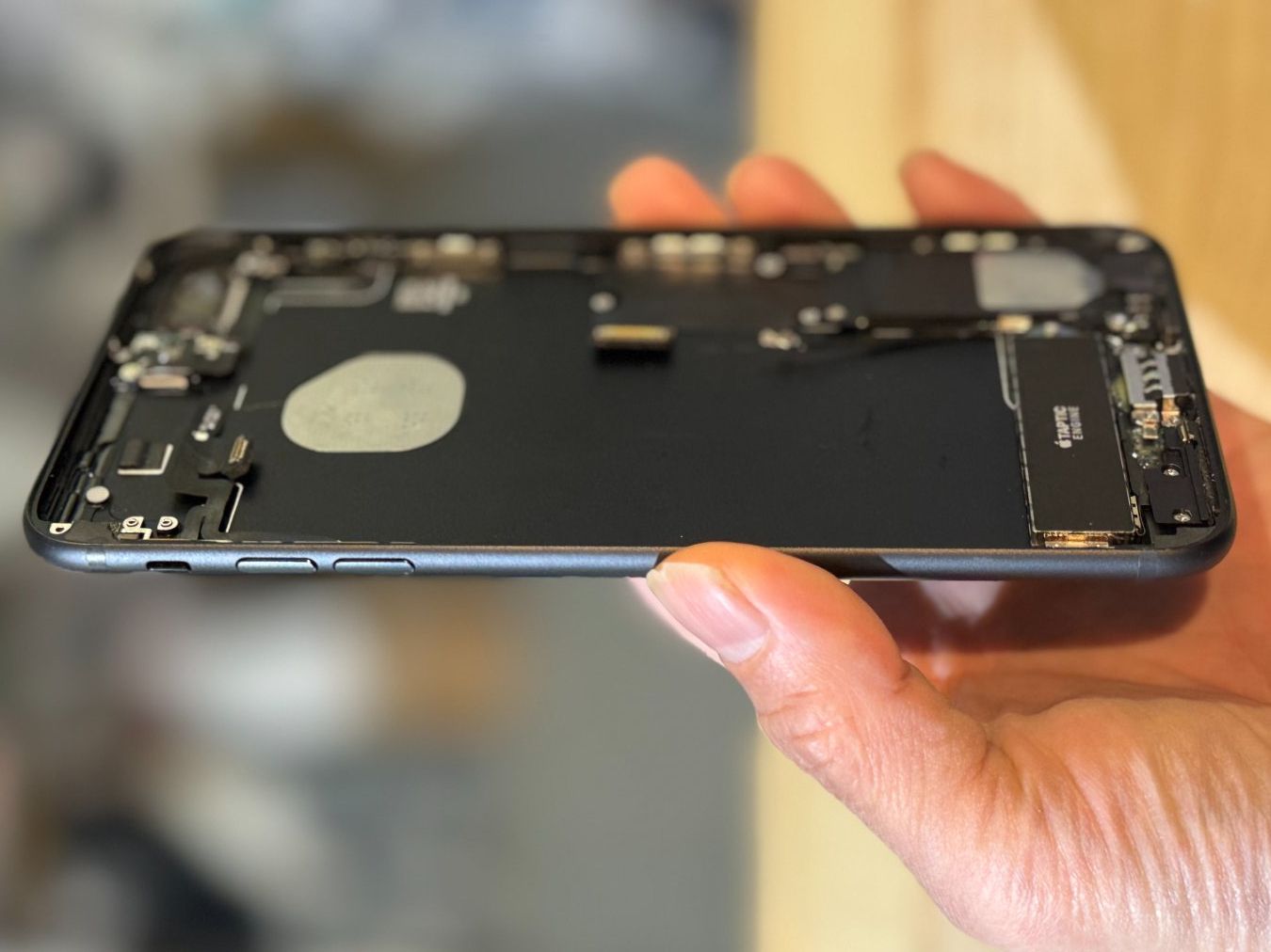 Apple Telefoni cellulari / Smartphones: Châssis Complet iPhone 7 Plus Noir Brillant- Connecteur de C – Usato da Morges venduto da DA-repa 3