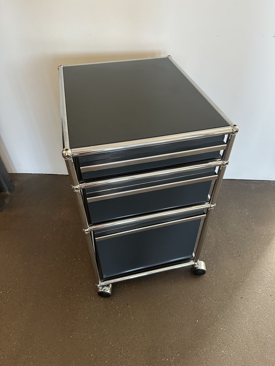 USM Banconi: USM Haller Rollcontainer anthrazit 3 Schubladen gebraucht – Usato da Zürich venduto da IndividumCH 2