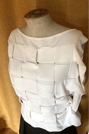 Magnifique top original de styliste italien