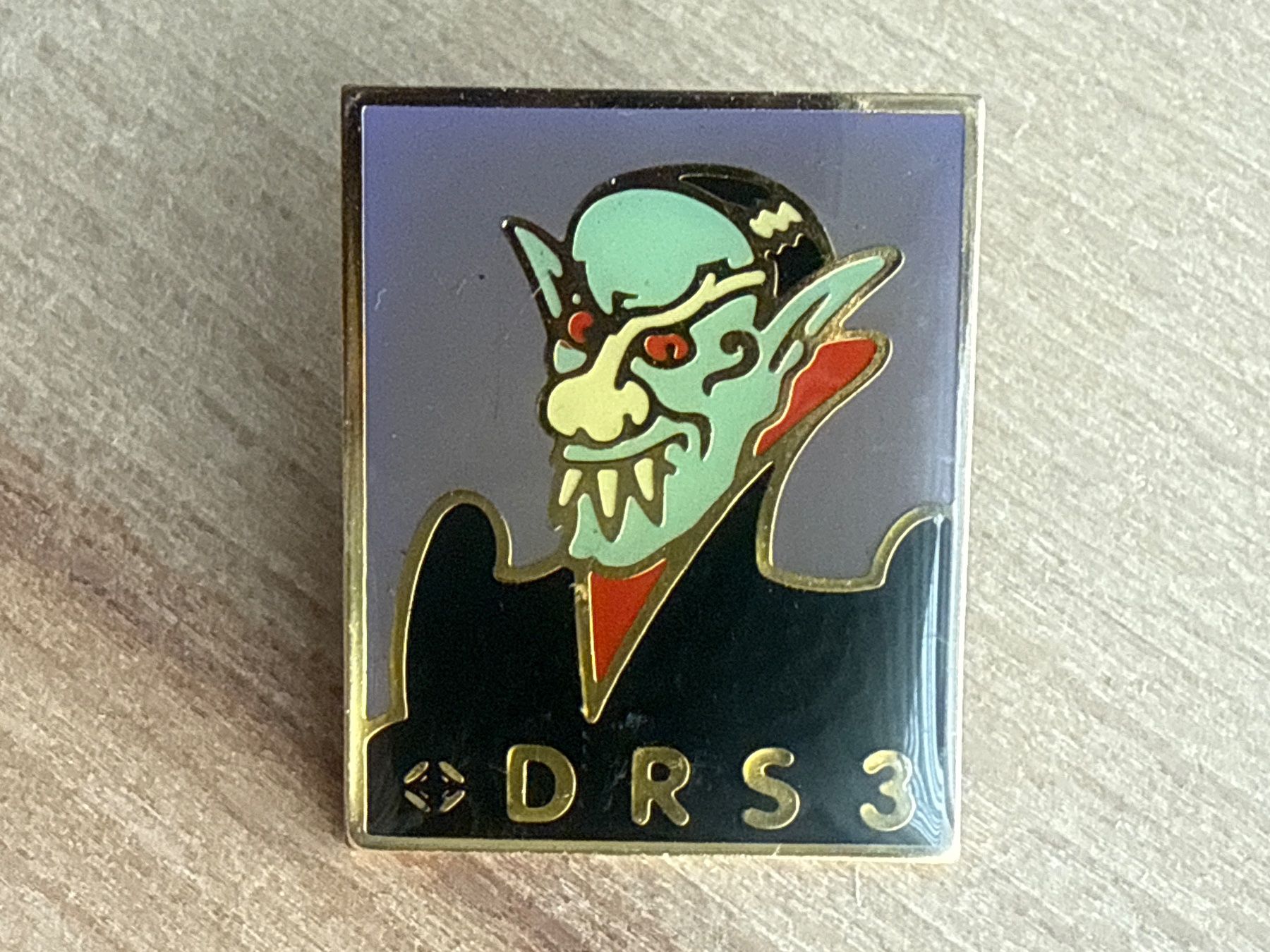 Placchette & Badge: Pin DRS 3 – Usato da Glattbrugg venduto da Schweigmatt