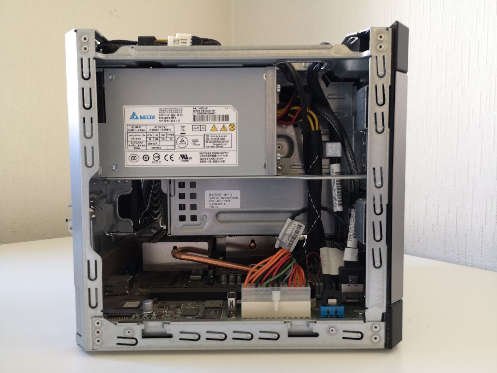 Hewlett Packard Server: HP ProLiant MicroServer Gen8 16GB – Usato da Lausanne venduto da Conradind 3