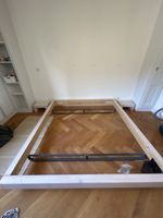 Bett Massivholz mit zwei Nachttischen