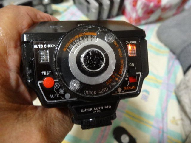 Olympus Fotocamera: OLYMPUS  BOUNCE GRIP MIT BLITZ-TIP TOP LÄÜFT – Usato da zürich venduto da ahmad01 2