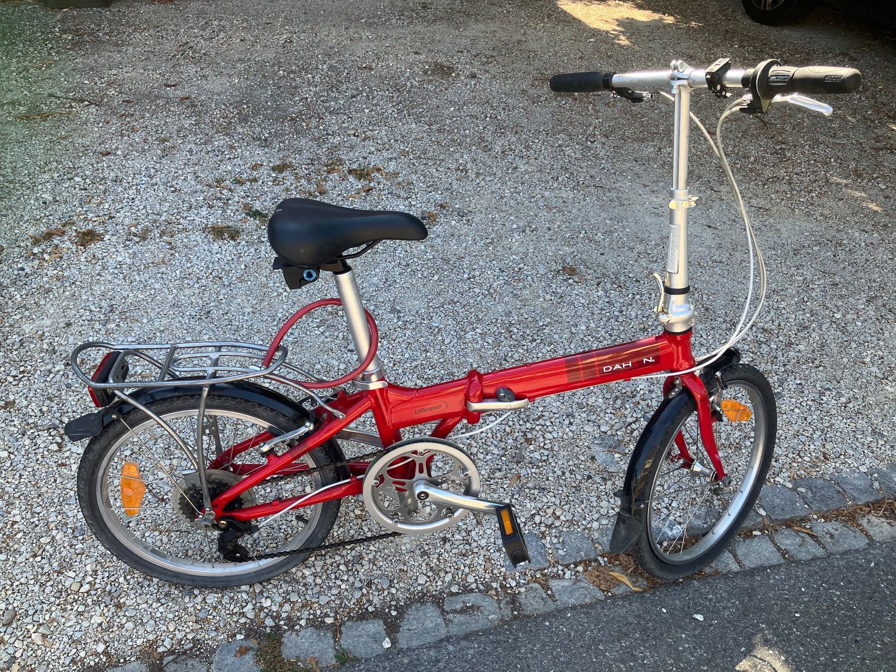 Dahon Biciclette: Klappvelo dahon rot und schwarz – Usato da Derendingen venduto da gepfeifer