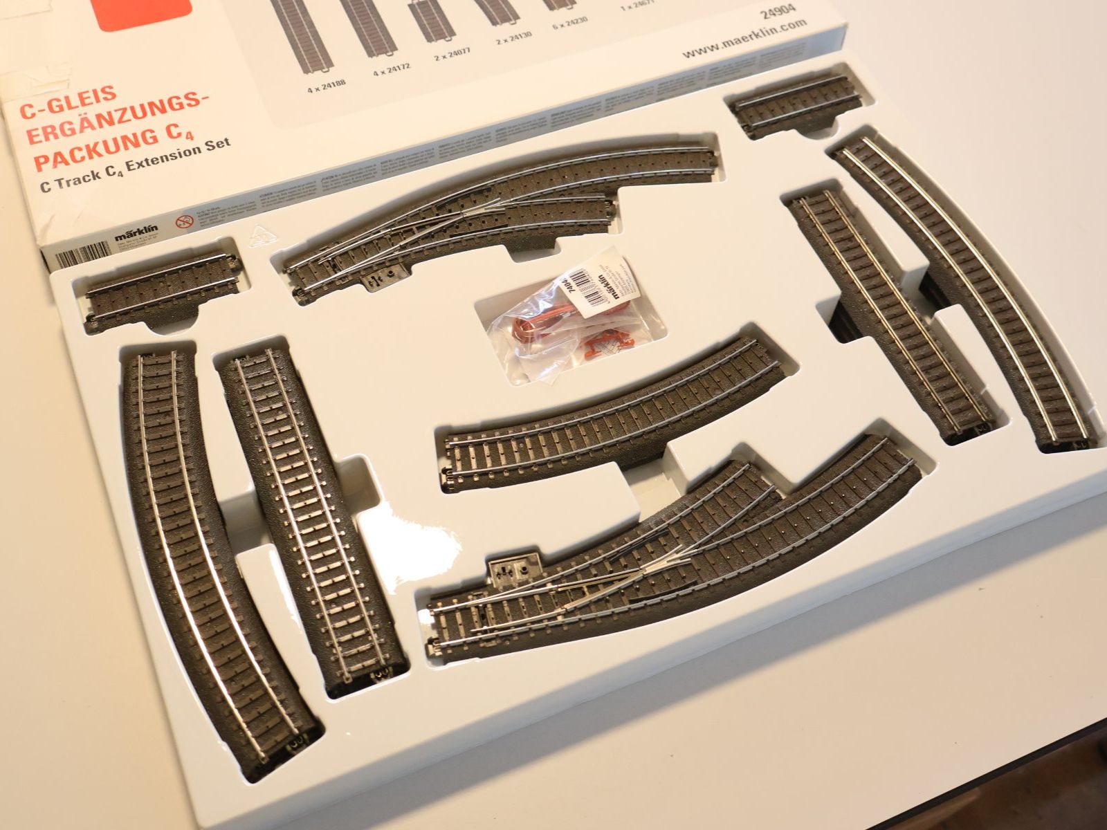 Märklin Modellini di ferrovie: Märklin Digital Weichen + C-Gleis Set 24904 - NP: 200.- – Usato da Winterthur venduto da Monstera