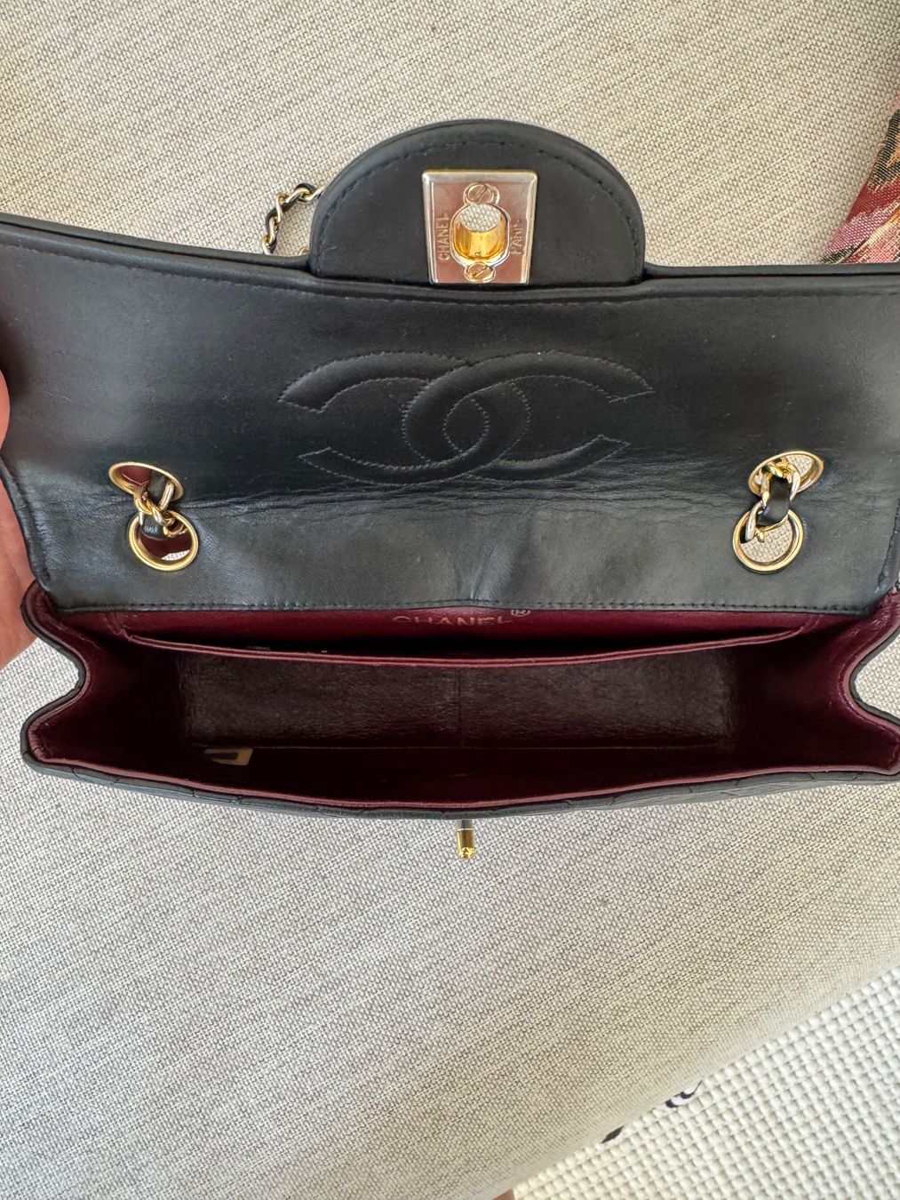 Chanel Sacs femmes: Chanel Classic Single Black Lambskin Bag – D'occasion à Zürich par ken_yn82 2