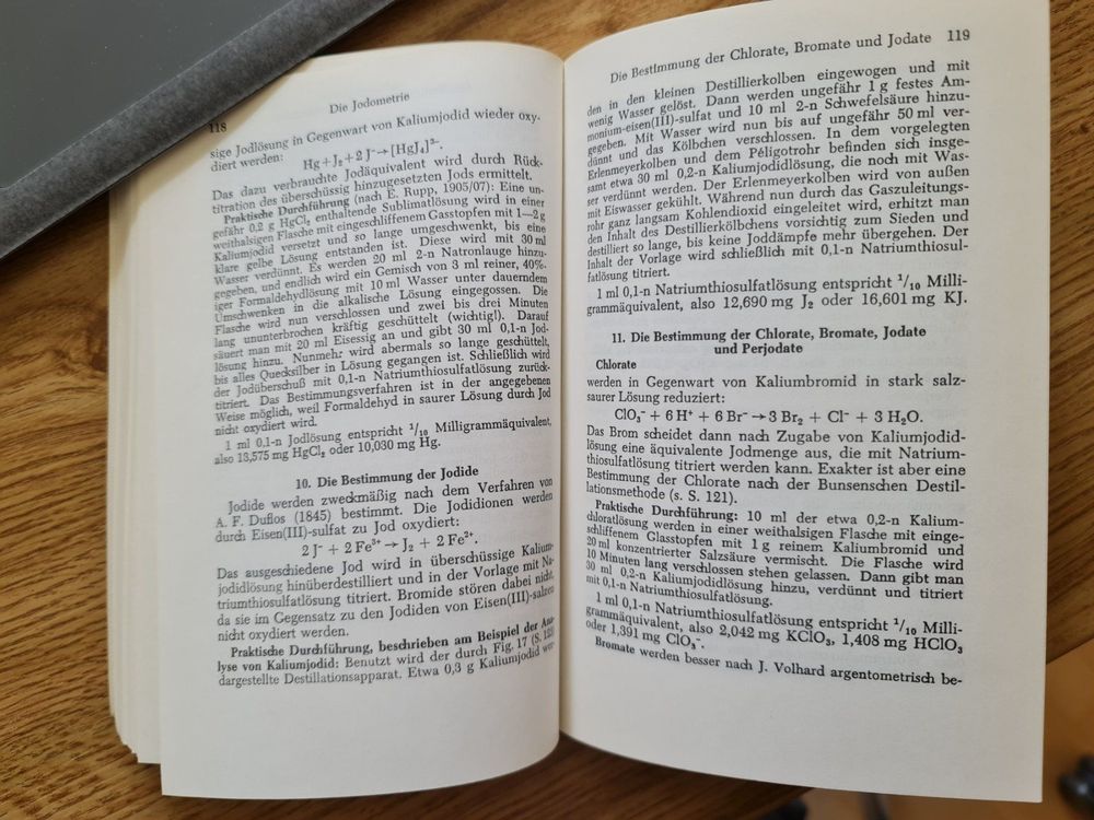 Livres: Massanalyse  - Theorie und Praxis der Titrierverfahren – D'occasion à Sempach Station par Semion 3