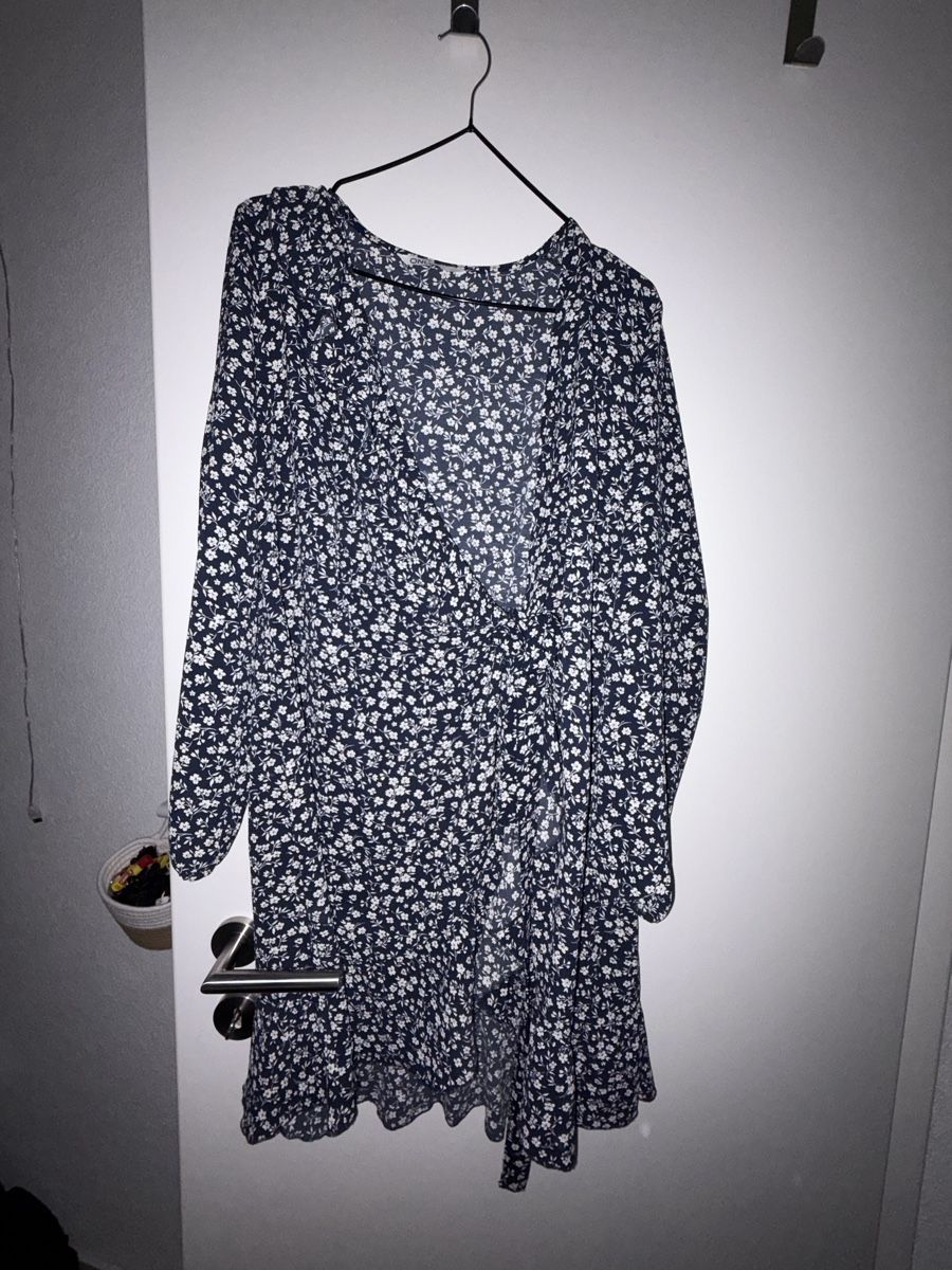 Only Vestiti: Sommerliches Blumenkleid, Grösse 36 – Usato da Rorschach venduto da rom_h9v7