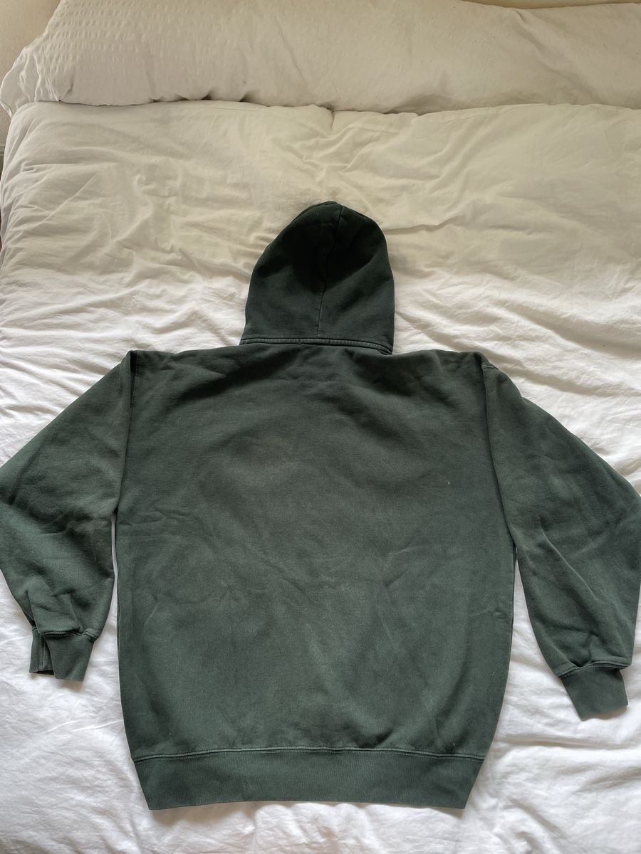 Brandy Melville Giacche: Brandy Melville Kapuzenpullover grün  – Usato da Basel venduto da marie.und.magdalena 3