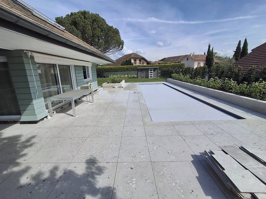 Rivestimenti per pavimenti: Carreleur  – Usato da Les Verrières venduto da ren_2kg2 1