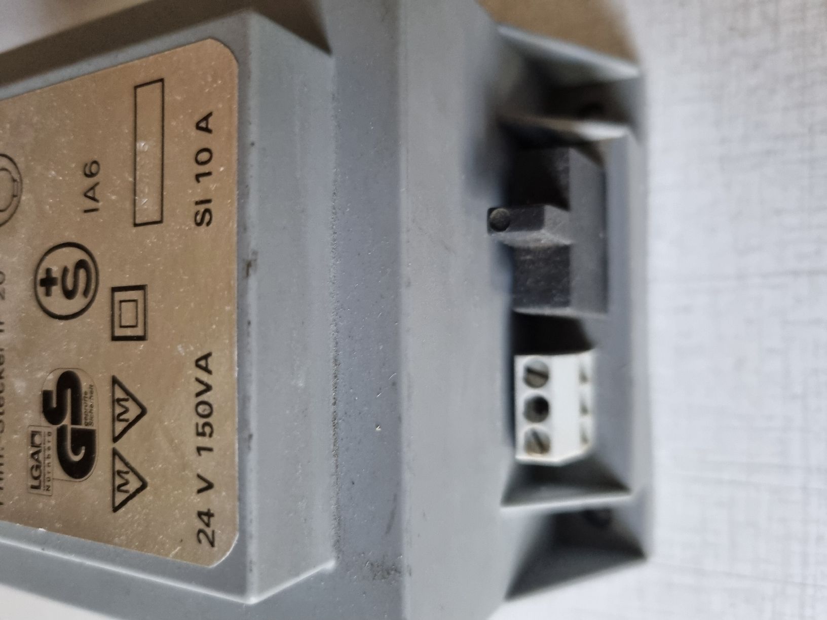 Alimentazione elettrica: Sicherheitstransformator 230V 24V 150VA 10A – Usato da Märwil venduto da heramywe 2