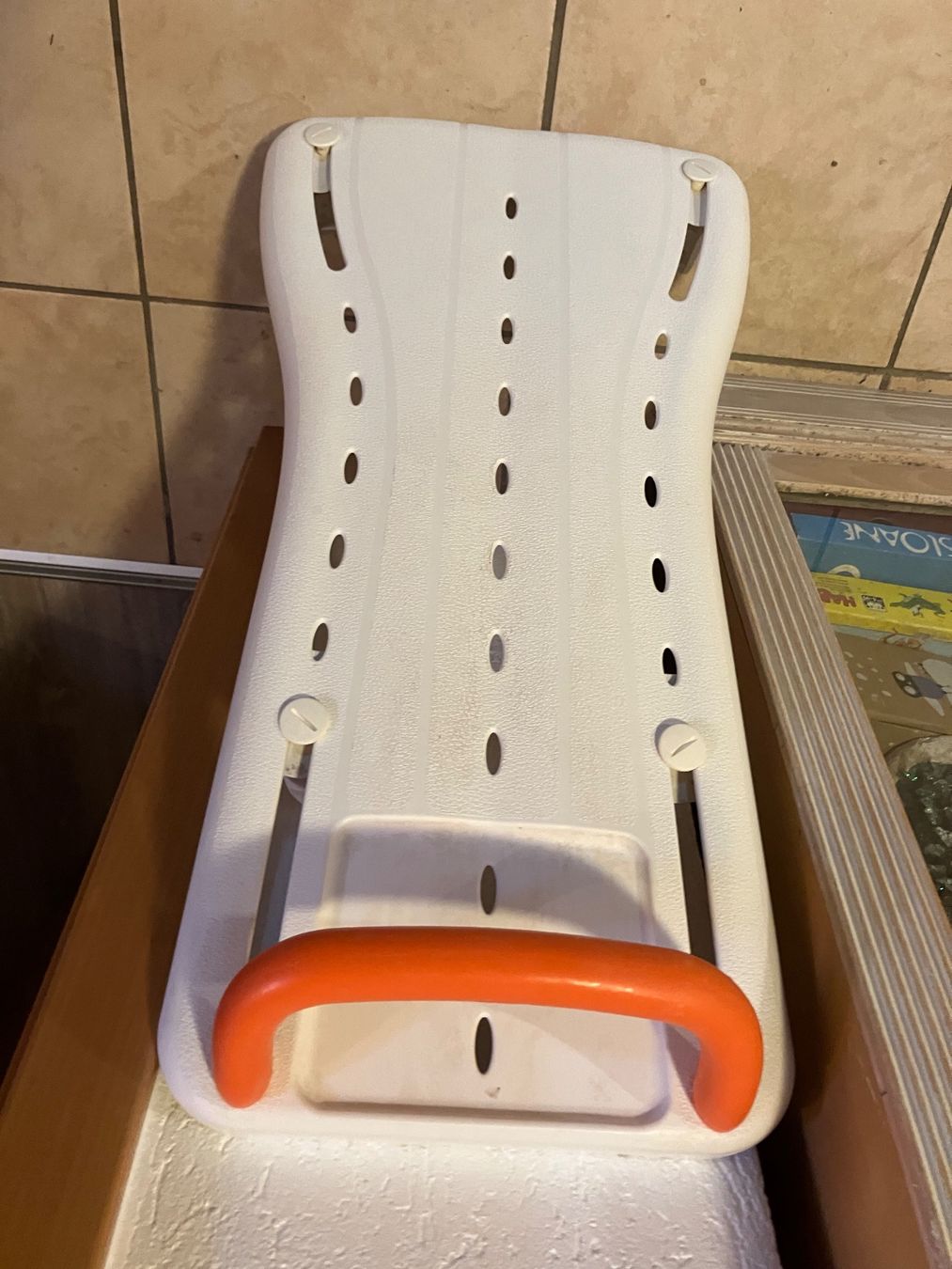 Bänke: Banc de bain, sécurité et confort garanti! – Gebraucht aus Bex von man_6gxz