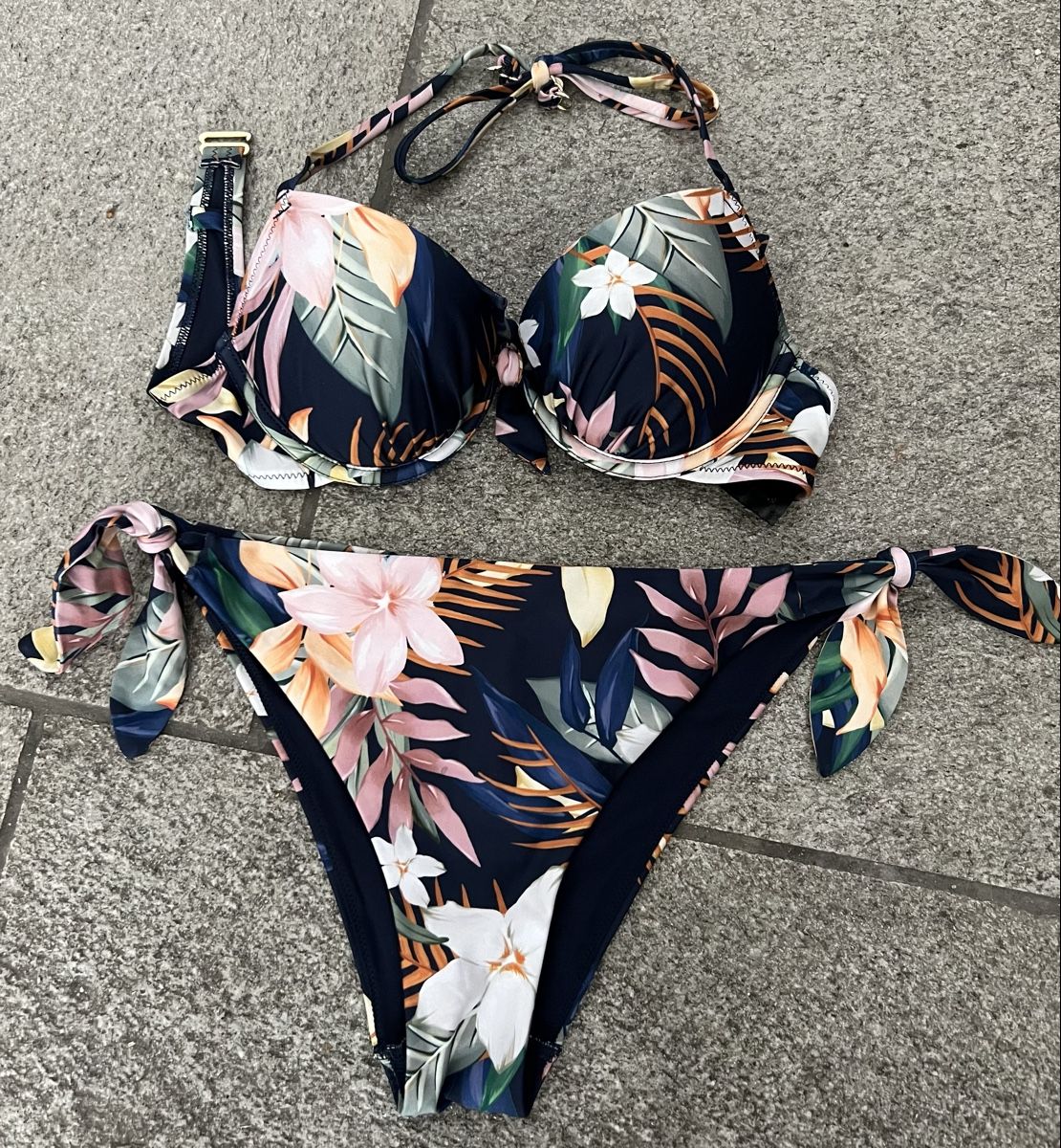 Badekleider & Bikinis: 5 Bikini Set Damen  – Gebraucht aus chur von Ika11 3