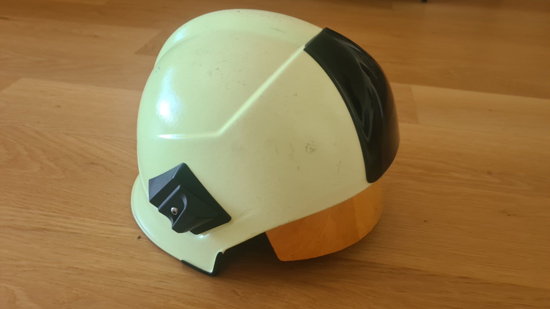 Pompiers: Original Schuberth Dräger HPS 6100 Feuerwehrhelm – D'occasion à Winterthur par stufaphi 1