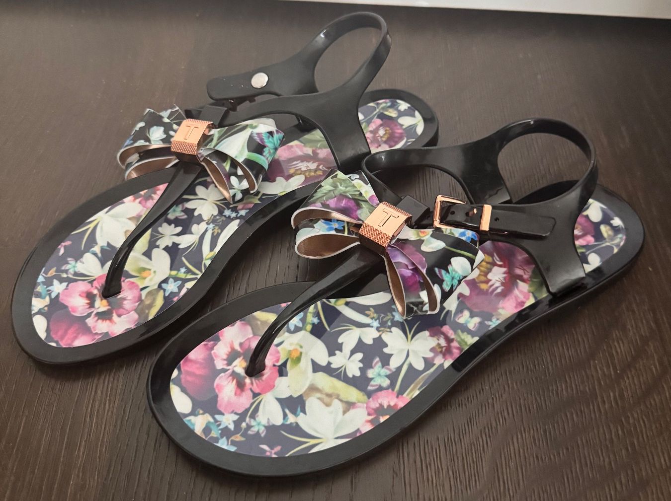 Scarpe da donna: Sandales TED BAKER taille 36 – Usato da Granges-Paccot venduto da snowdi