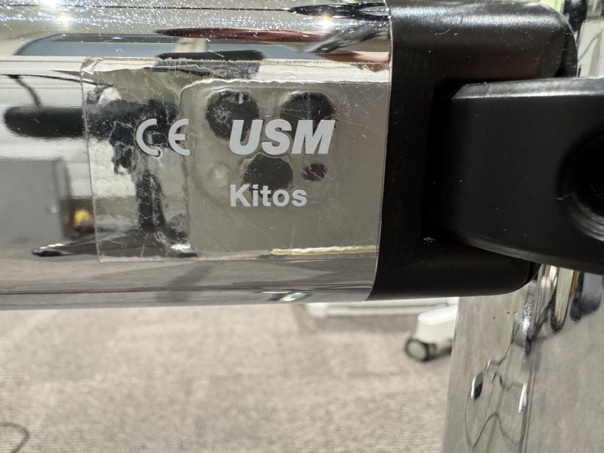 USM Scrivanie: USM Kitos Gestell – Difettoso da Luzern venduto da Dpa178 1