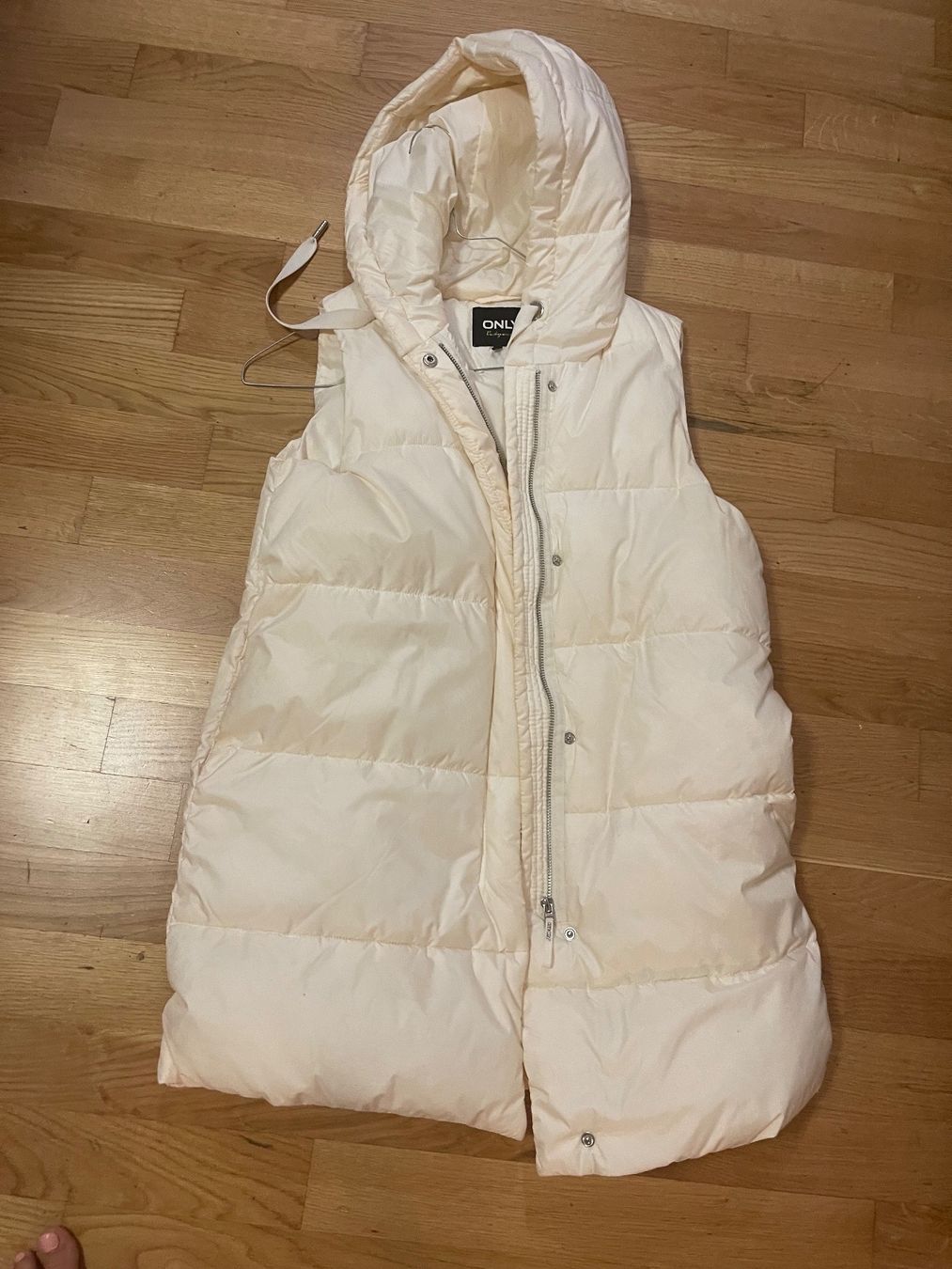 Only Gilets & Westen: ONLY Daunenweste Grösse S beige Winter warm – Neu (gemäss Beschreibung) aus Rüschlikon von Lajniii 4