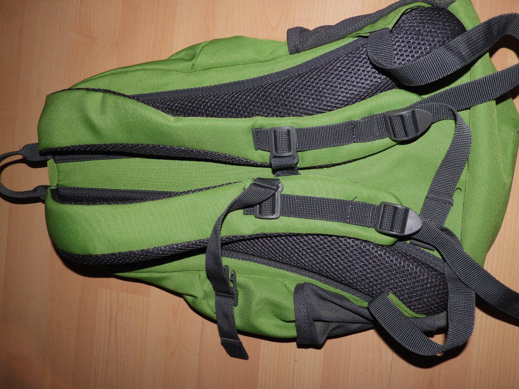 Trevolution Zaini: Praktischer TREVOLUTION Rucksack, neu – Nuovo (secondo la descrizione) da Hergiswil NW venduto da Noema2006 2