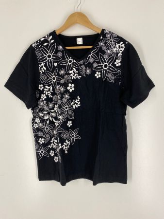 T-Shirt mit V-Ausschnitt, Grösse 44, "Neuwertig"