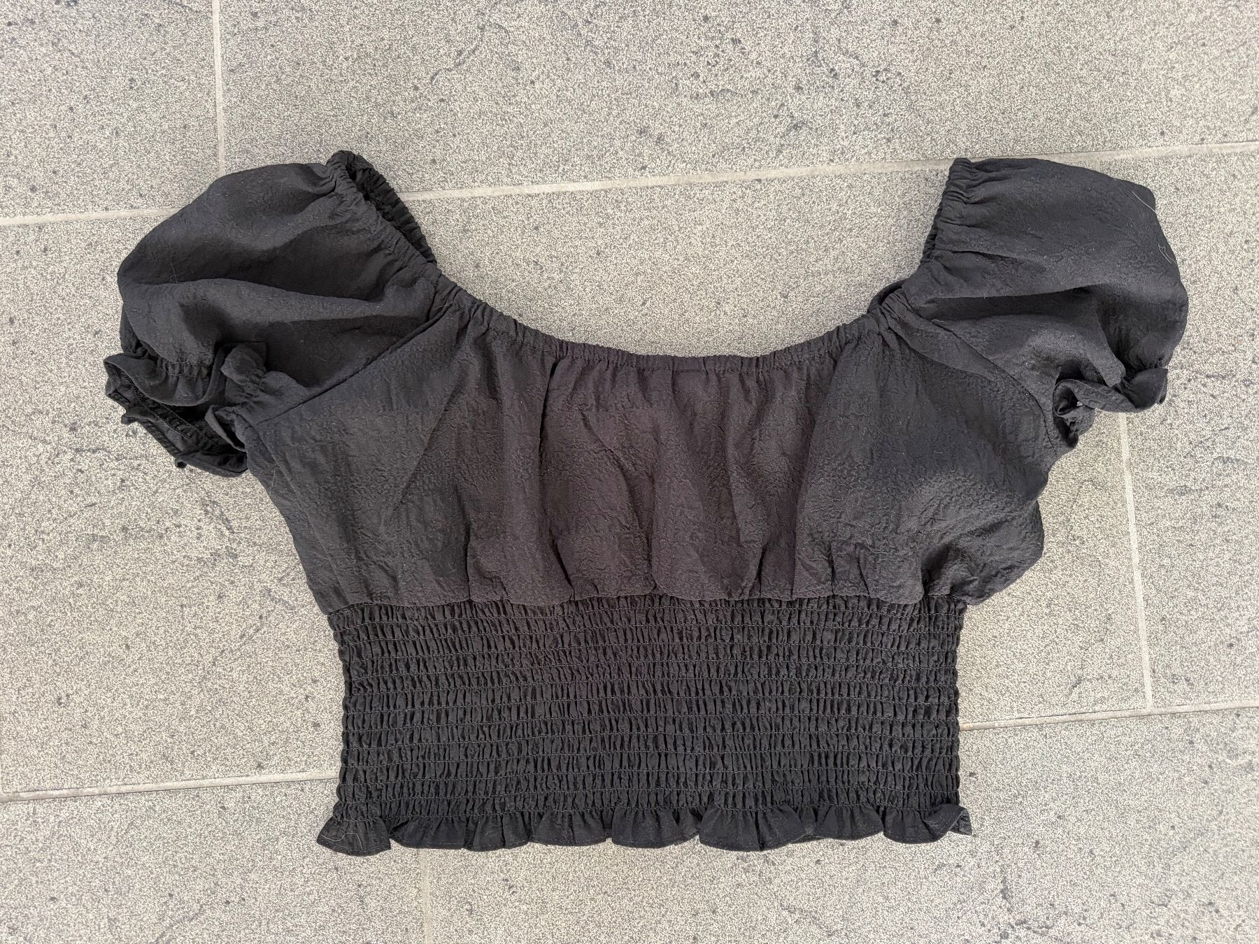 H&M Blouses, T-shirts & Tops: Crop Top  Grösse S – Neuf (Voir description) à Rupperswil par Nila_7 1