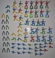 Spielzeugfiguren Cowboys und Soldaten 