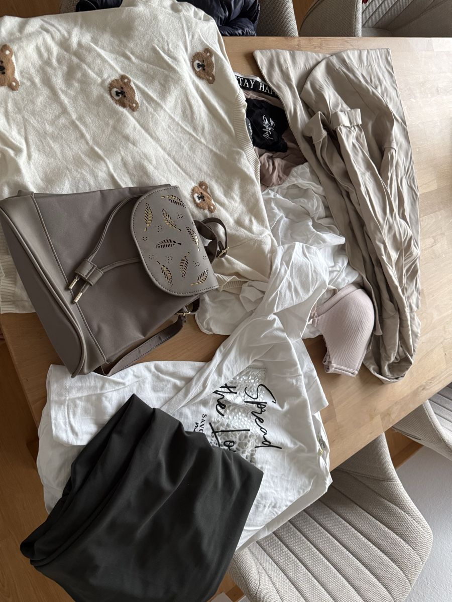 Lotti di vestiti: Kleidung Damen Grösse L/XL  – Usato da Biberist venduto da YB_BINE 2