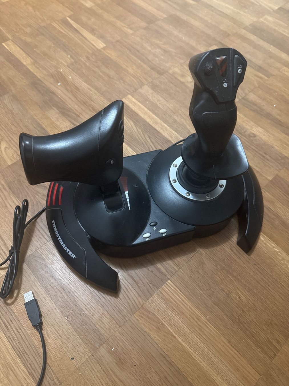 Thrustmaster Manettes: JOYSTICK - Thrustmaster T.Flight HOTAS X – D'occasion à Zürich par marcopeek