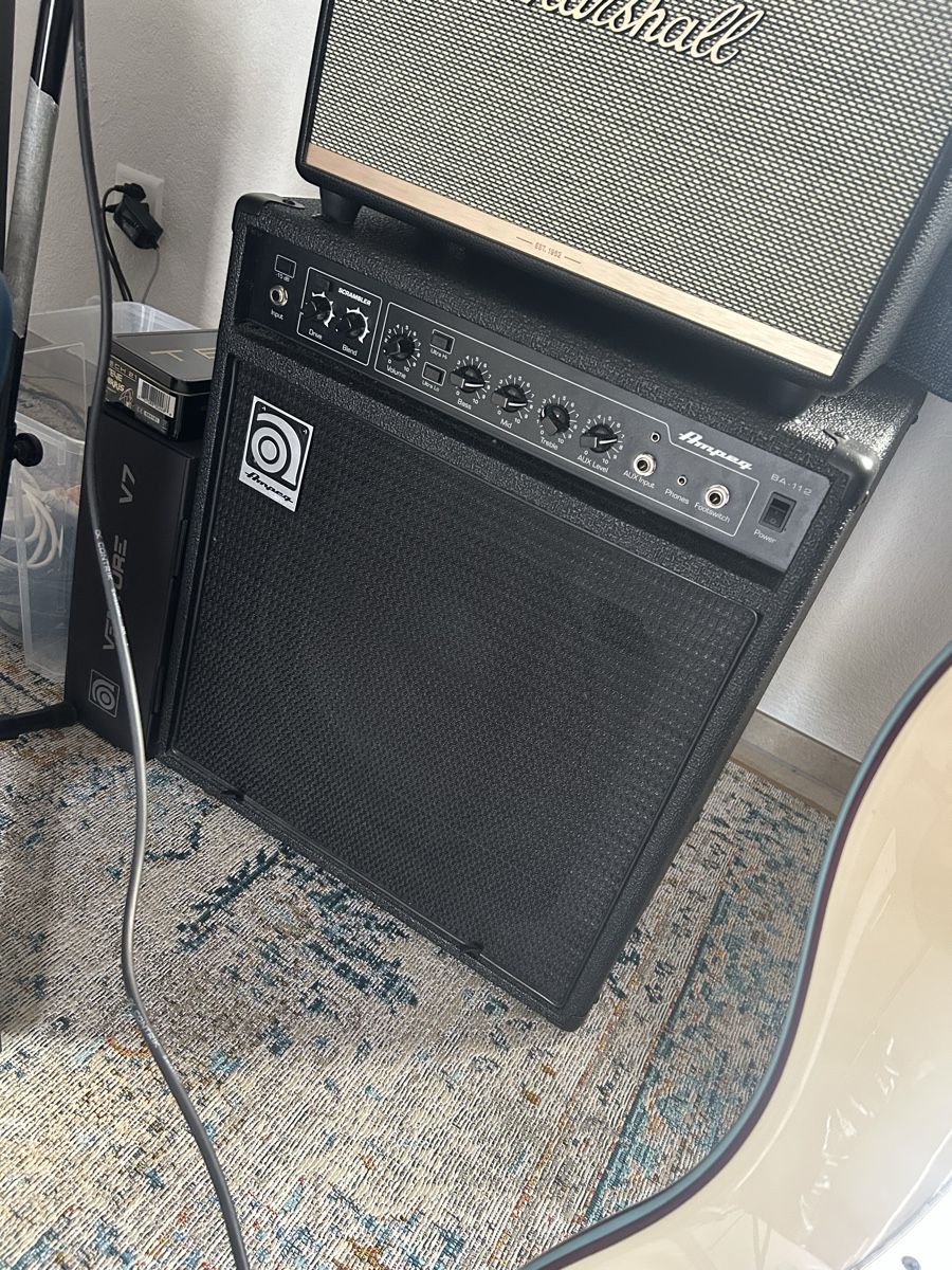 Ampeg Amplificateurs: Ampli Basse Ampeg BA112 – D'occasion à Miécourt par ala_tc5f