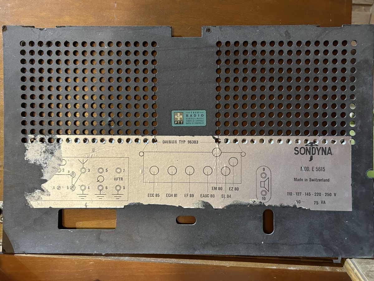 Radios: Original Rückwand Sondyna E5615 zu verkaufen – Gebraucht aus Zollikofen von Ma_C