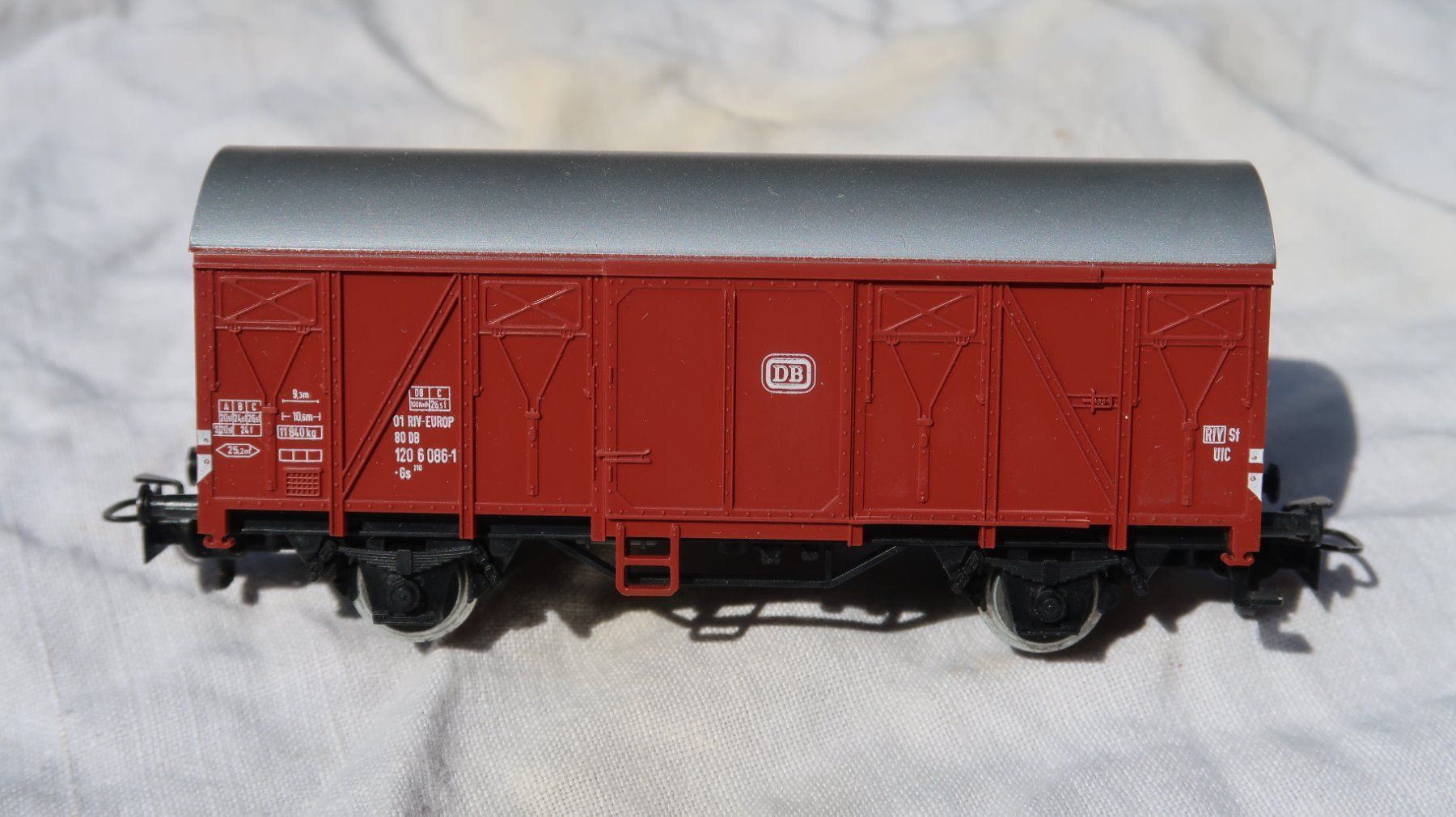 Märklin Modellini di ferrovie: MÄRKLIN Nr. 4410 DB Güterwagen – Usato da Muttenz venduto da Laeckerlihamschter 1