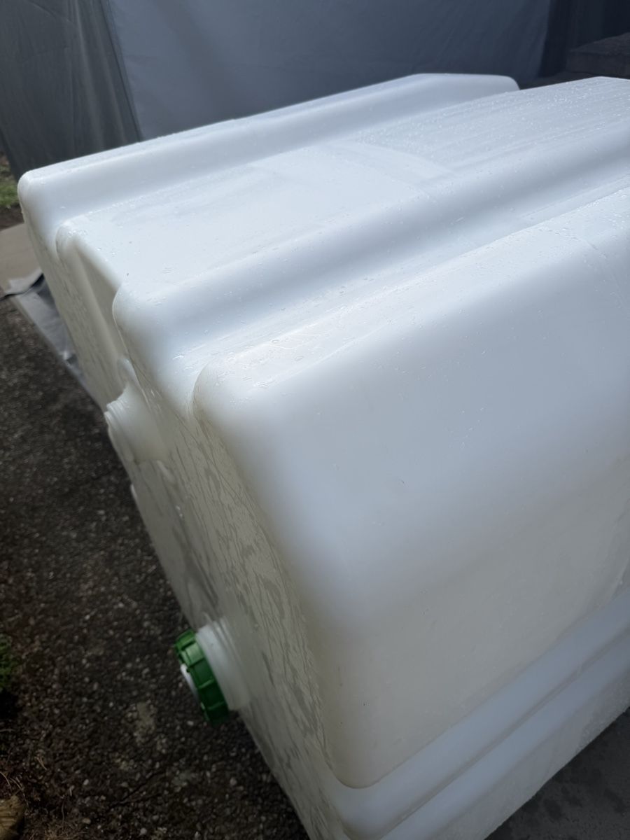 Autres accessoires p. véhicule: Tank 800 Liter – D'occasion à Pfaffnau par sonnenbulme