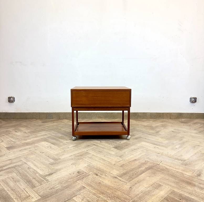 Carrelli di servizio: Mid Century dänischer teak Servierwagen by Brouer – Usato da basel venduto da vintory.ch 4