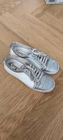 Chanel Turnschuhe mit Gebrauchsspuren 