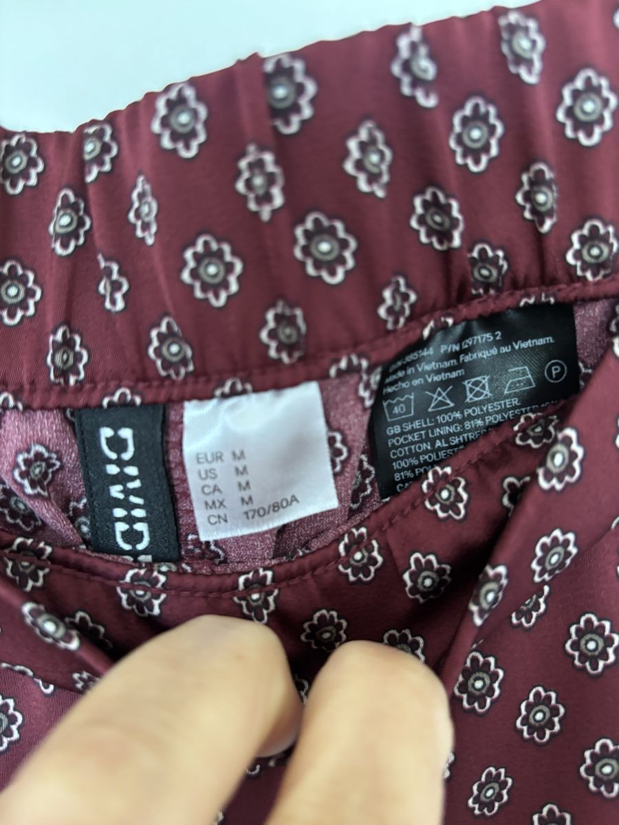 H&M Pantalons: Hose Satin  – D'occasion à Jona par ardnas04 2