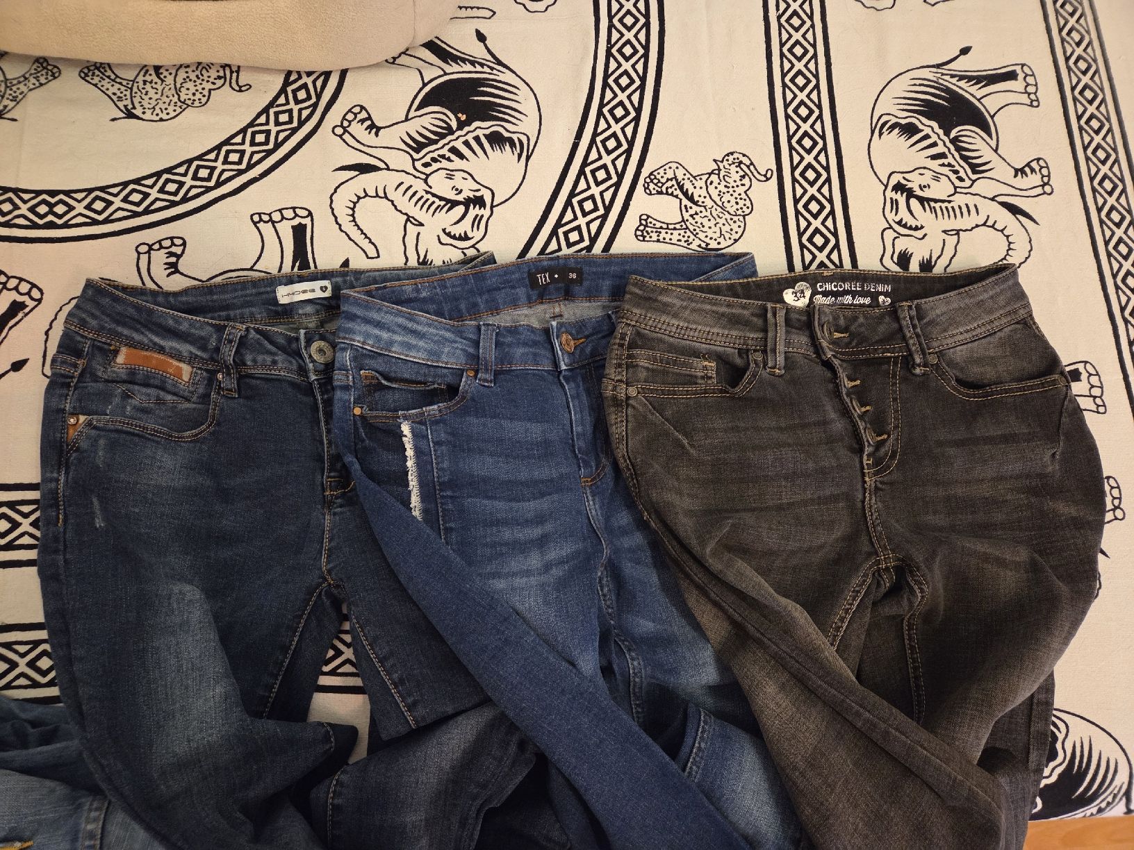Jeans: NUR TWINT ZAHLUNG DamenJeans 3 Paar – D'occasion à Burgdorf par tamaraw03 2